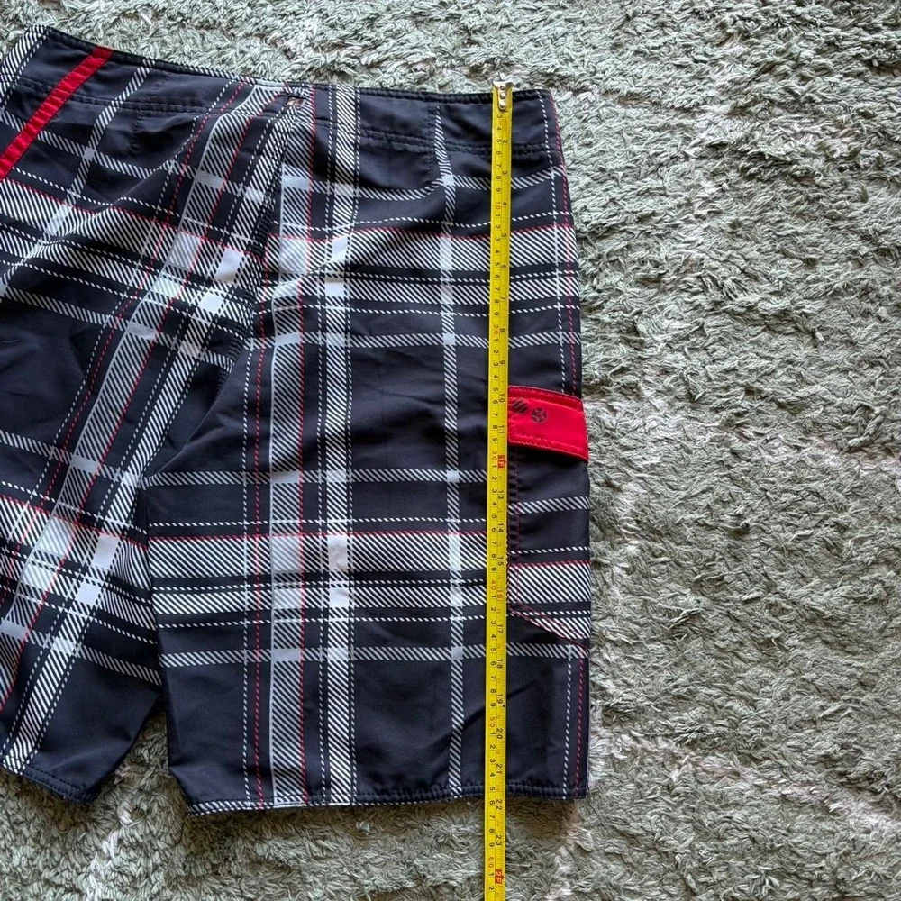 Quiksilver Mens Plaid Board Shorts Black‎ Red White Swim Trunks Size 35